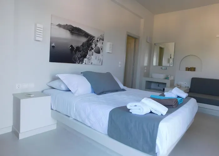 Design Centro Perissa (Santorini)