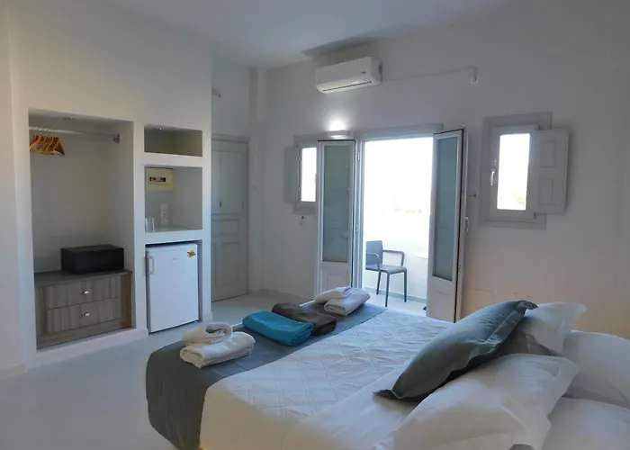 Bed & Breakfast Design Centro Perissa (Santorini)