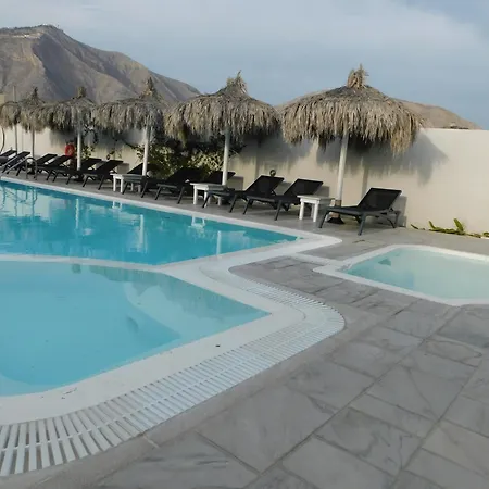 Design Centro Suites- Front Perissa (Santorini)
