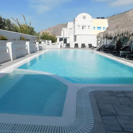 Design Centro Suites- Front Perissa (Santorini)