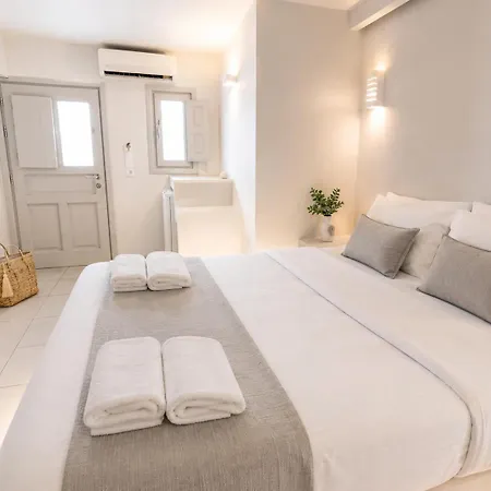Design Centro Suites- Front 3* Perissa (Santorini)