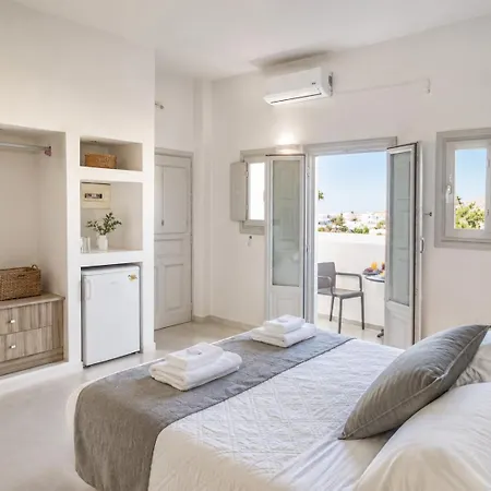 Design Centro Suites- Front 3* Perissa (Santorini)